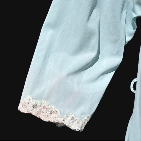 🌻VINTAGE Sears Roebuck & Co. Light Blue Nylon Robe w/ Lace Accents Size Small - Picture 12 of 14